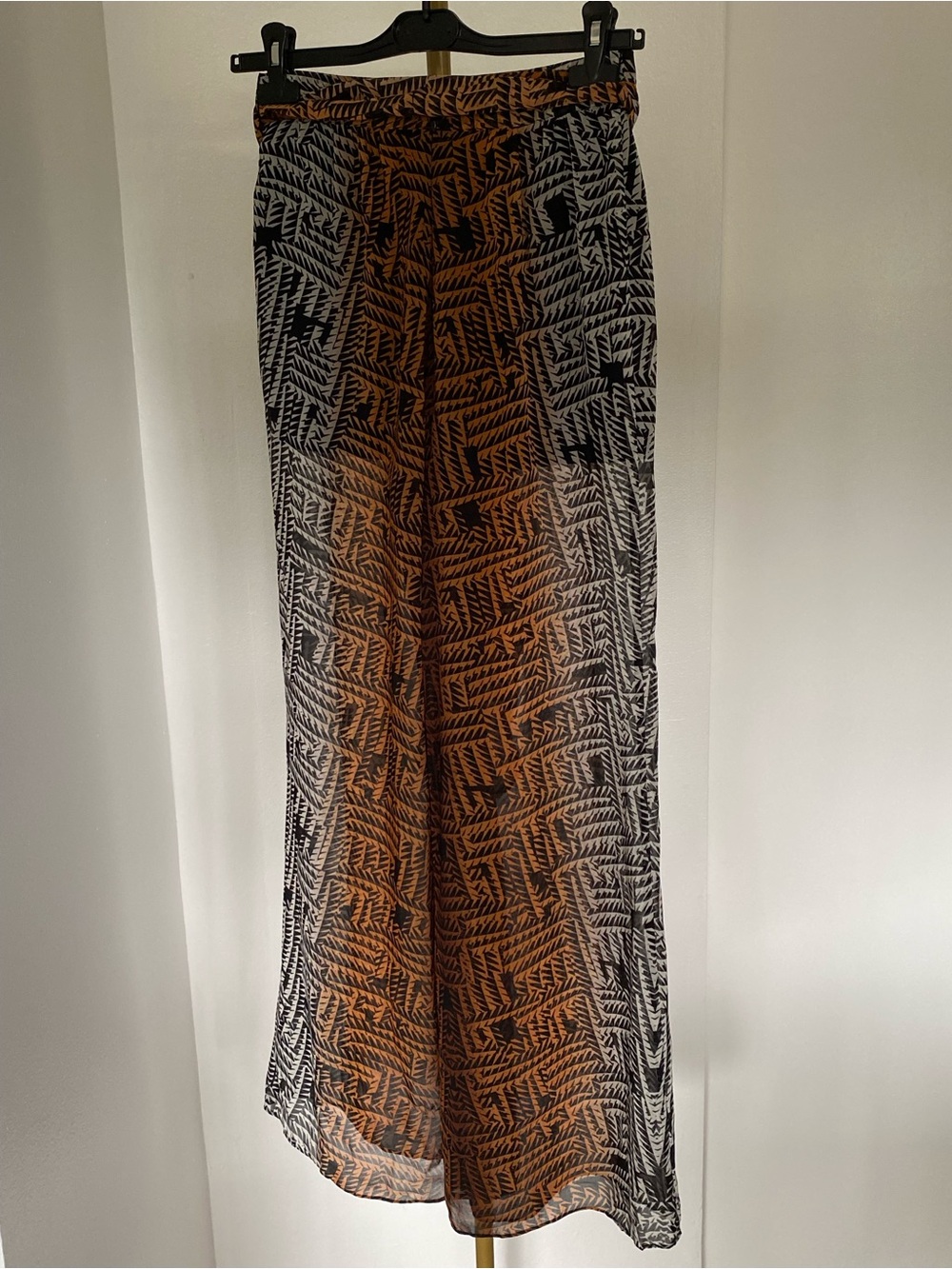 Bebe Sheer Printed Chiffon Overlay Pants with Built-In Shorts Size 2 - Picture 10 of 13